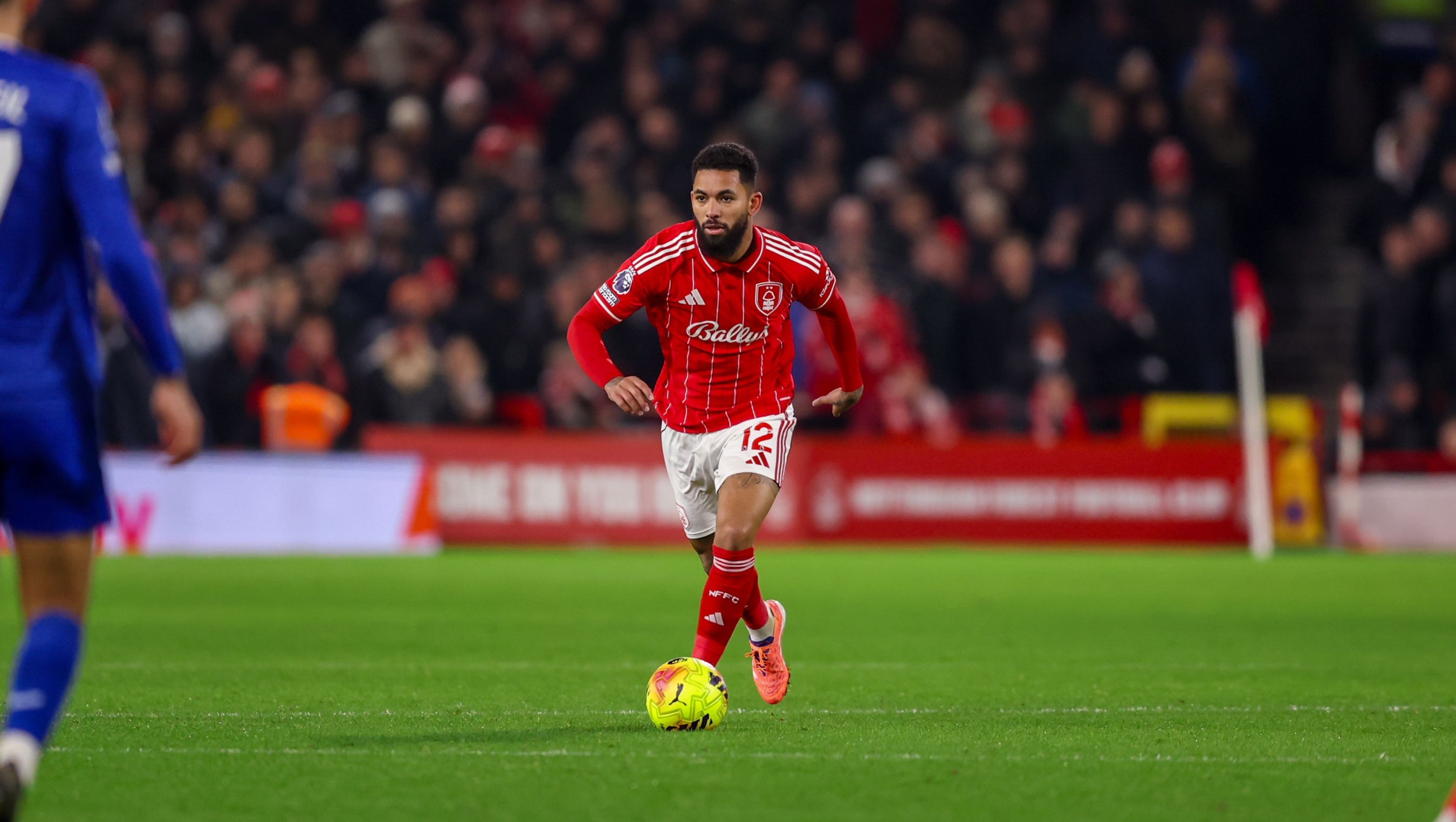 斯基拉：维拉租借+选择买断报价道格拉斯，尤文要求永久转会